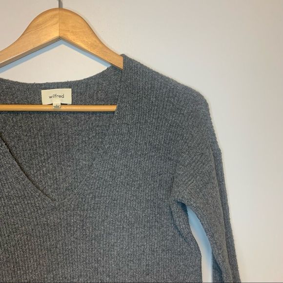 Wilfred Aritzia Henon deep V neckline grey sweater size small - Picture 4 of 12